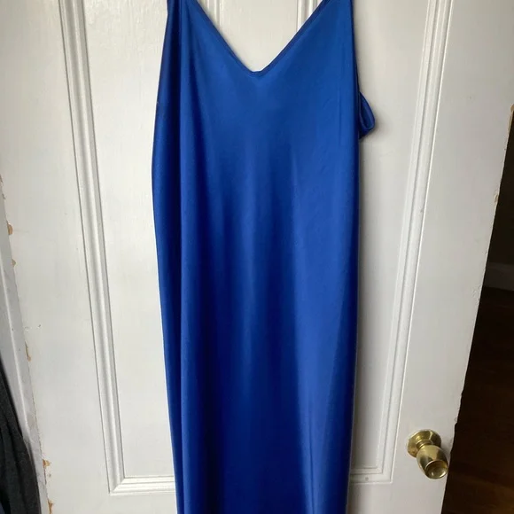 Banana RepublicV Neck Midi Dress in Royal Blue - Picture 2 of 5